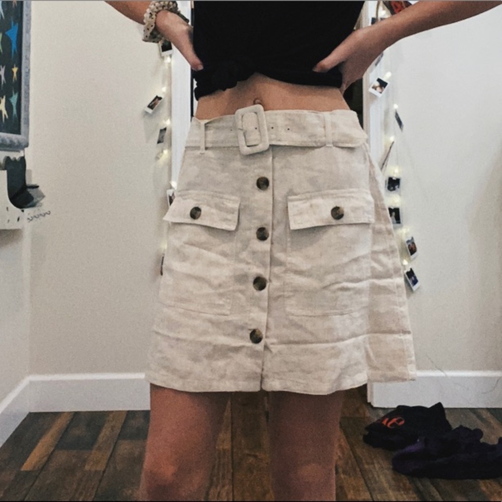 American eagle cream linen skirt.